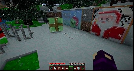 http://img.9minecraft.net/TexturePack/Christmas-vanilla-texture-pack-3.jpg